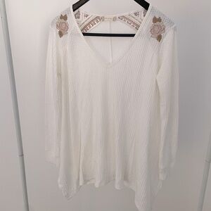 Altar’d State Women’s White Waffle Knit Embroided Long Sleeve Size Small